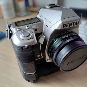 Pentax      ٴ ...