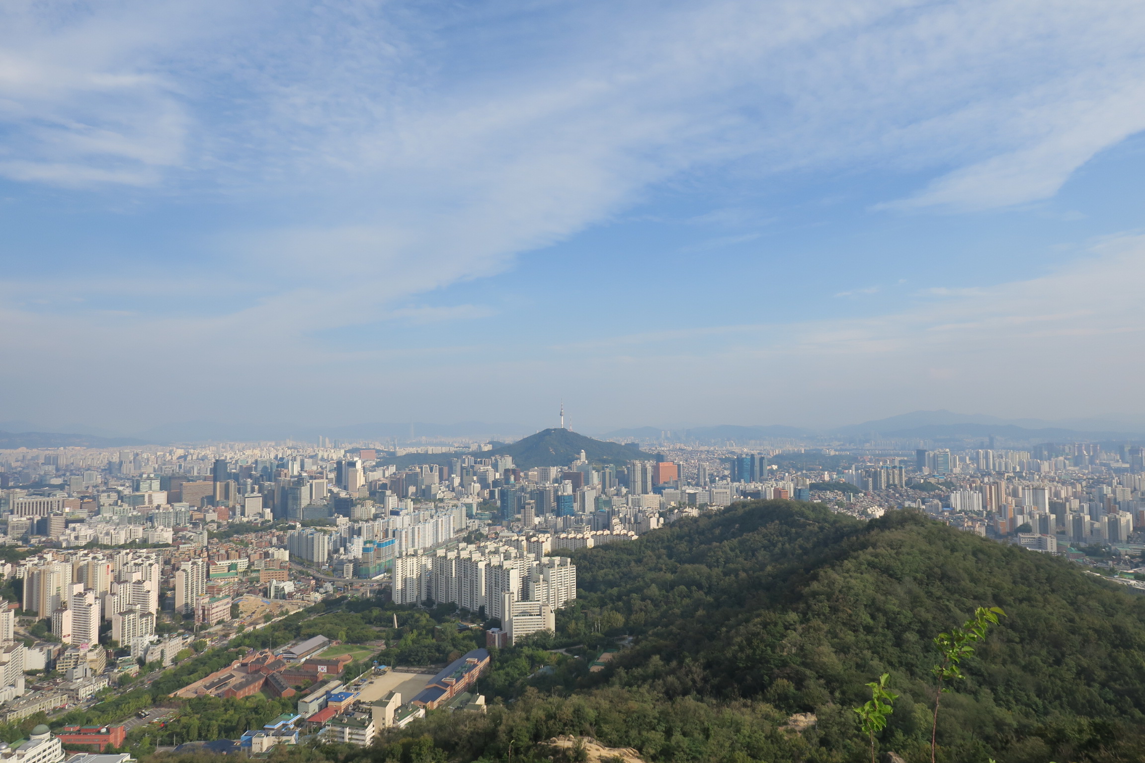 안산 봉수대에서 100배줌으로 찍은 서울타워 - 팝코넷 | 자유게시판 안산 봉수대에서 100배줌으로 찍은 서울타워