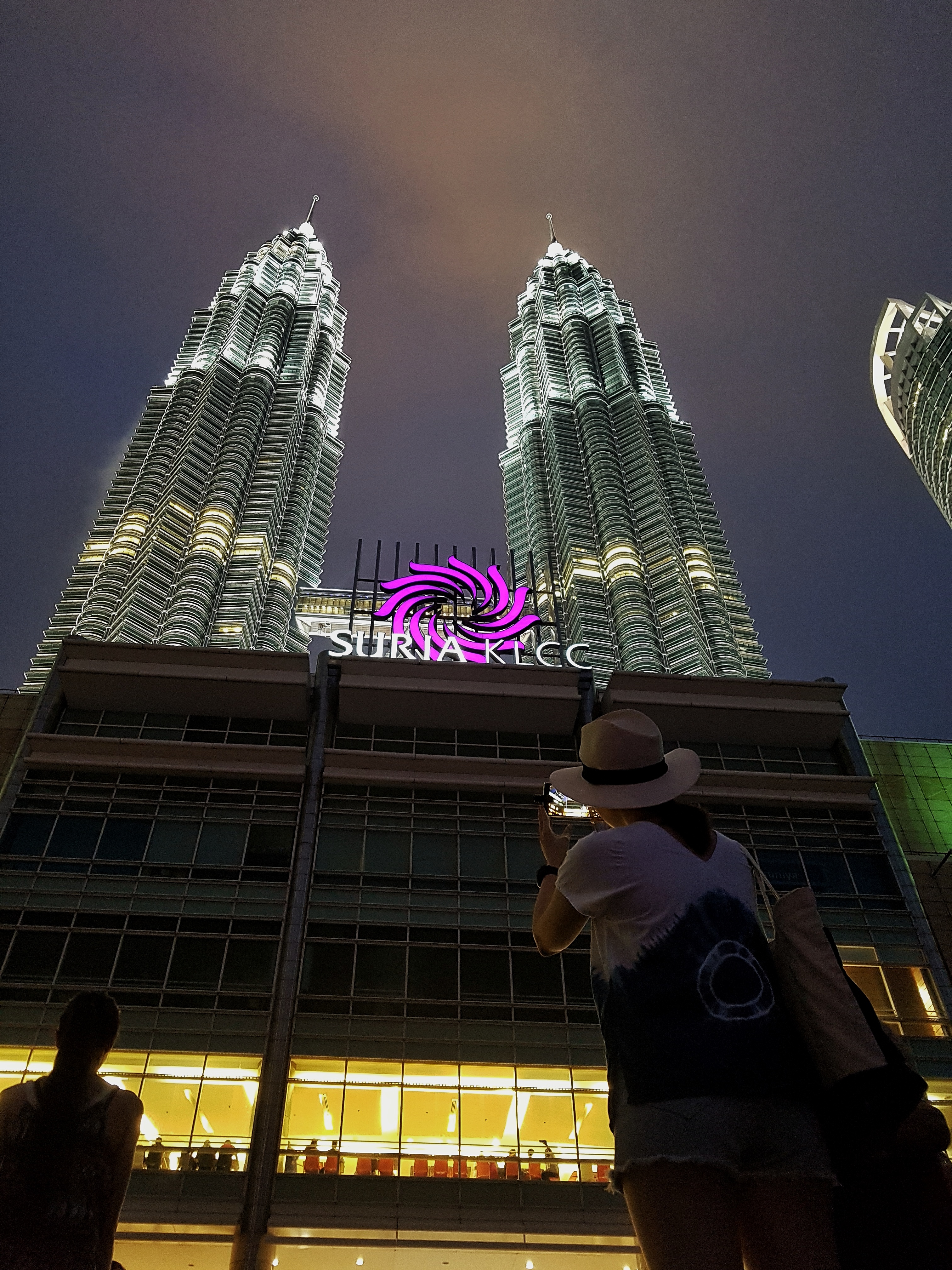 [Galaxy S7] 비 맞으며 폰으로 담아본 KLCC Petronas Twin Tower - 삼성 Talk [Galaxy S7] 비 맞으며 폰으로 담아본 KLCC Petronas... 