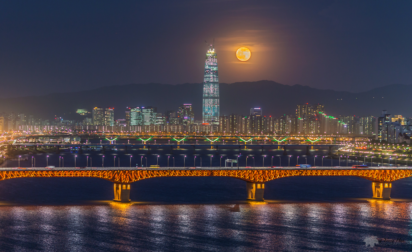 달맞이 공원의 붉은 달과 야경 - 팝코넷 | 포토 갤러리 달맞이 공원의 붉은 달과 야경