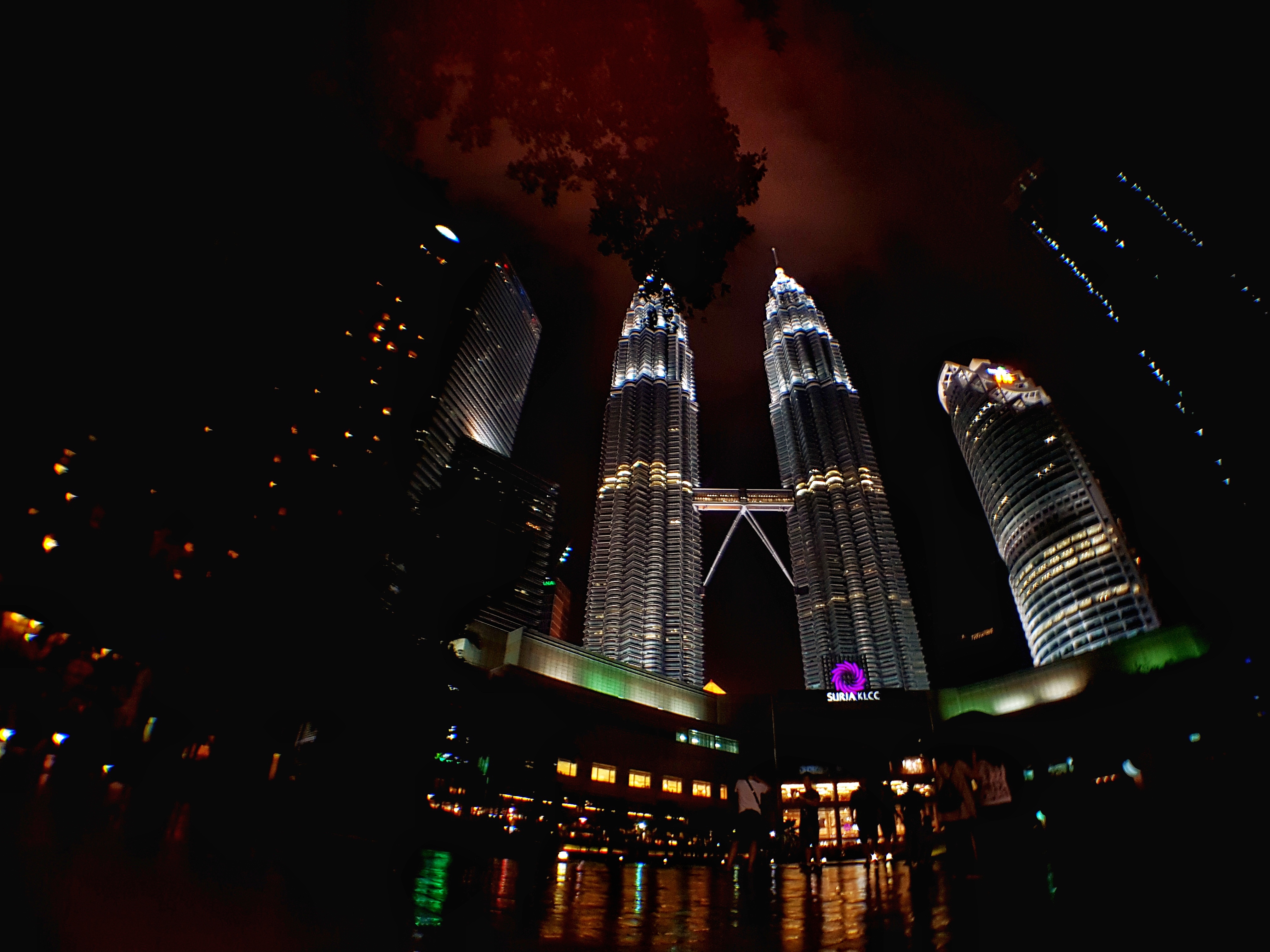 [Galaxy S7] 비 맞으며 폰으로 담아본 KLCC Petronas Twin Tower - 삼성 Talk [Galaxy S7] 비 맞으며 폰으로 담아본 KLCC Petronas... 